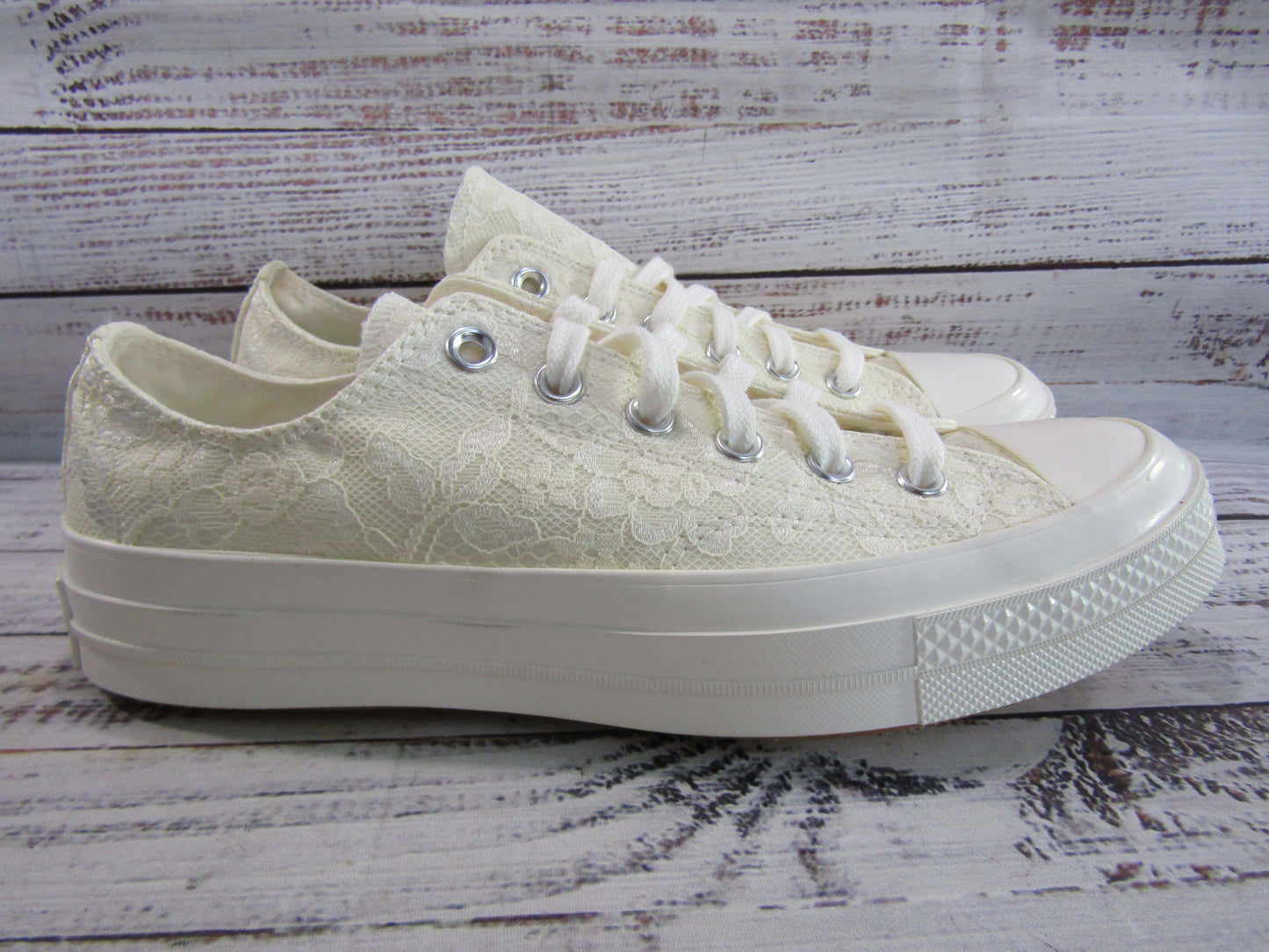 Converse Chuck 70 Ox Women's Vintage White Floral Lace Low Top Sneakers A13666C