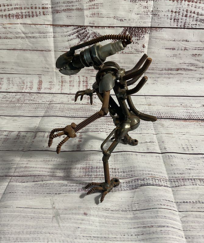 Metal Scrap Alien Xenomorph Sculpture Figurine Handmade 7"