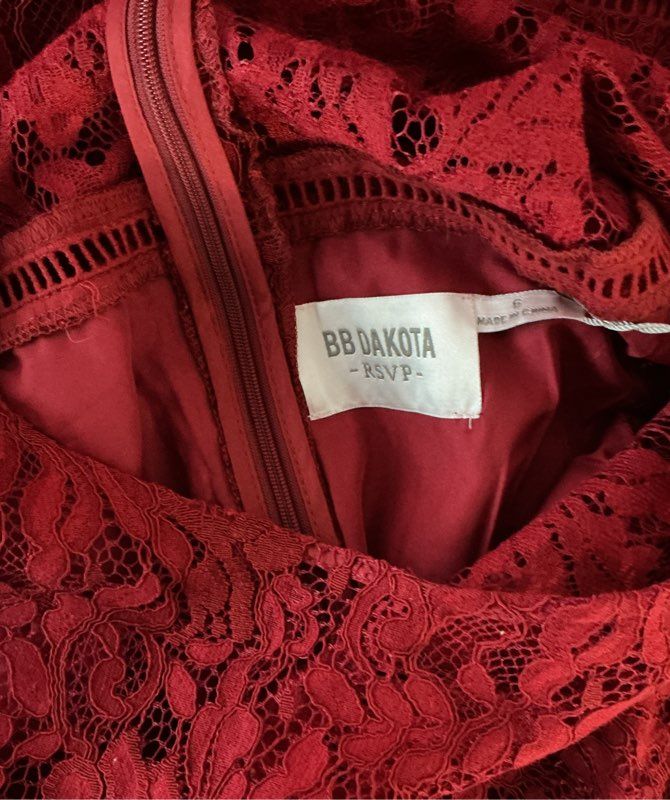 NWT Women's BB Dakota RSVP Lace Dress in Red Size 6 Retail $118