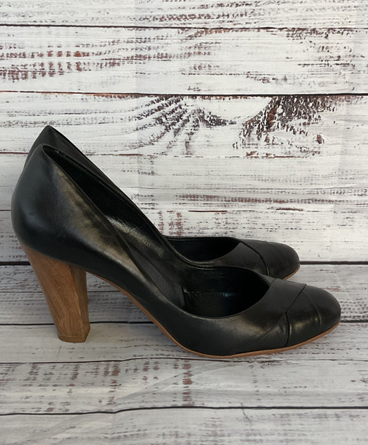 Salvatore Ferragamo Leather Criss Cross Wood Heel Pumps Black 7