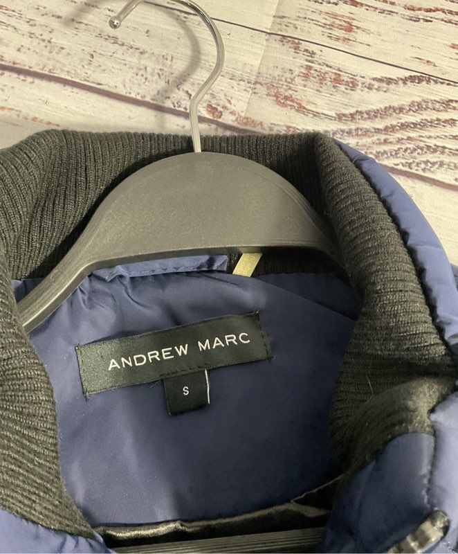 NWT Women's Andrew Marc Navy quilted vest Size S