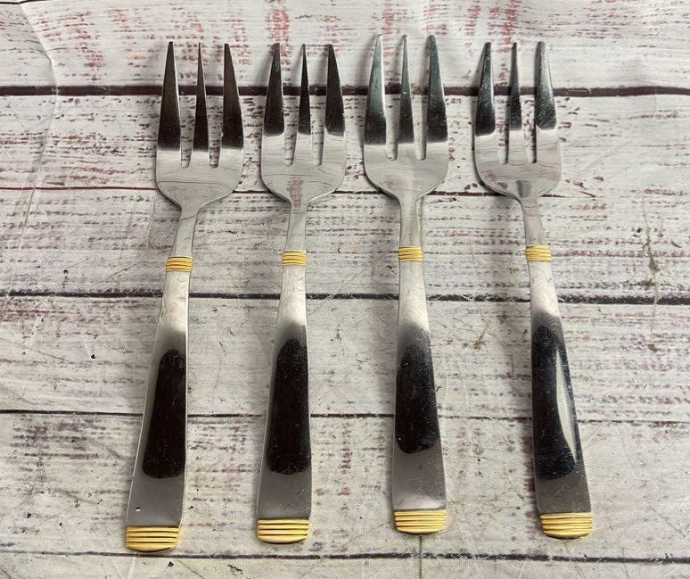 Cambridge Silver Modern Gold Accent Lot of 16 Serving Utensils Stainless Steel
