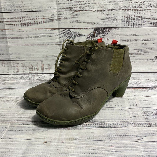 Camper Peu Green Leather Rubber Sole Pump Ankle Booties Women's Size 9
