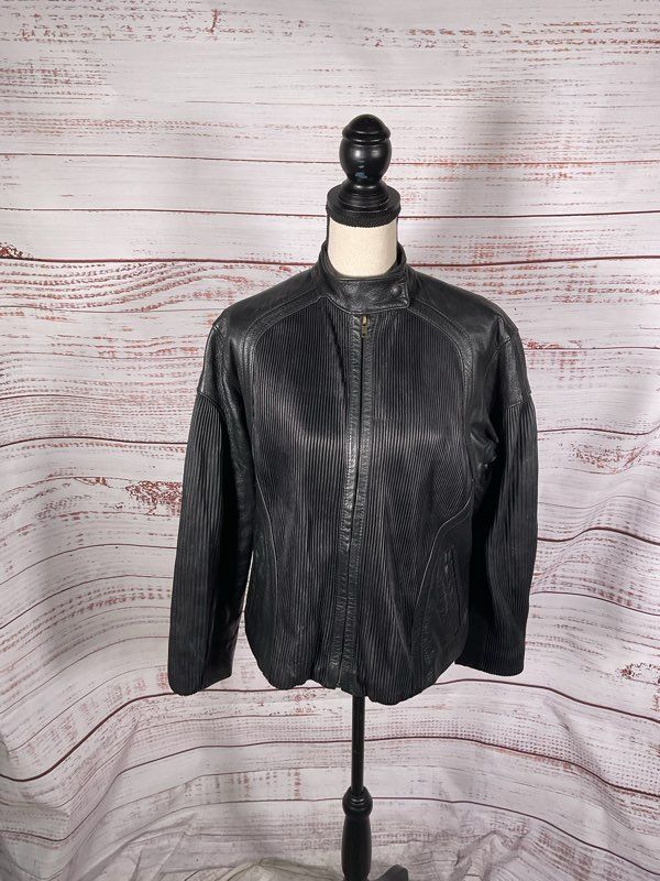 Vintage BMB Women's Black Leather Zip Up Biker Jacket Size L