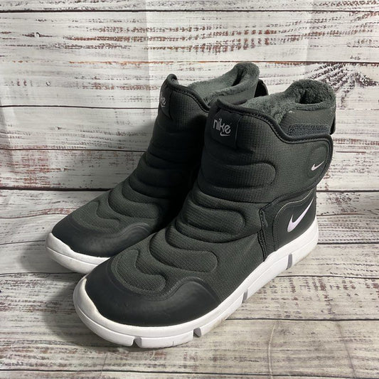 Nike Novice High Winter Snow Boots Kids Size 5Y Gray White