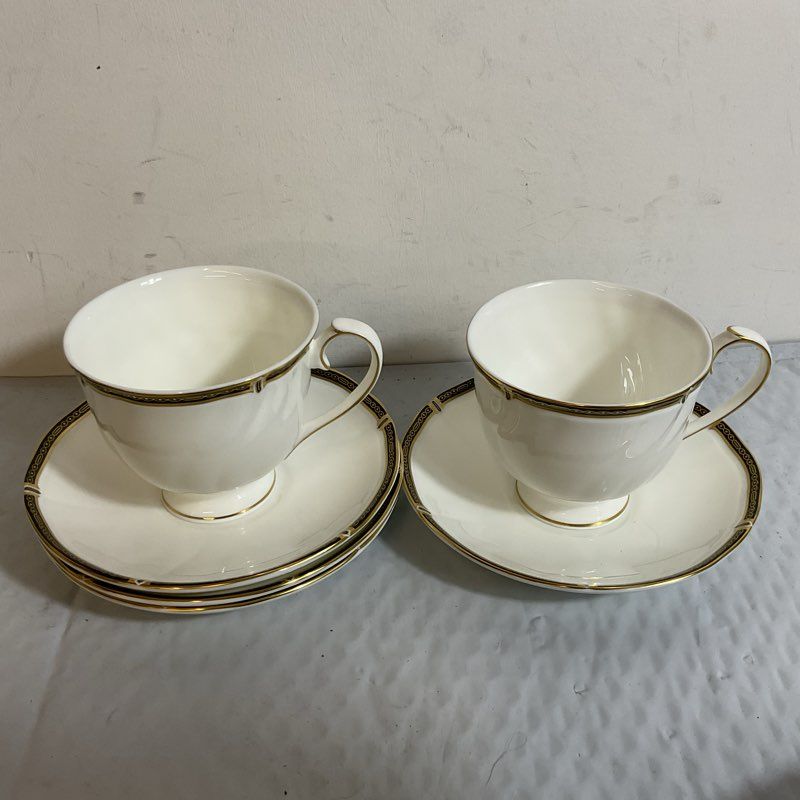 WEDGEWOOD Windsor Black 2 Cups, 4 Saucers- 6 Pieces