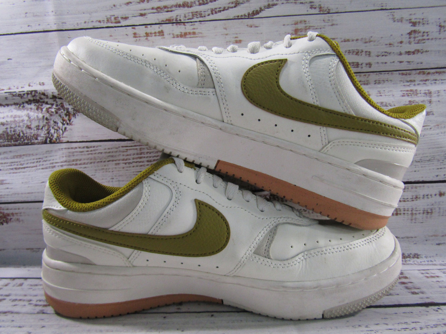 Nike Nike Gamma Force White Athletic Shoe Women 9