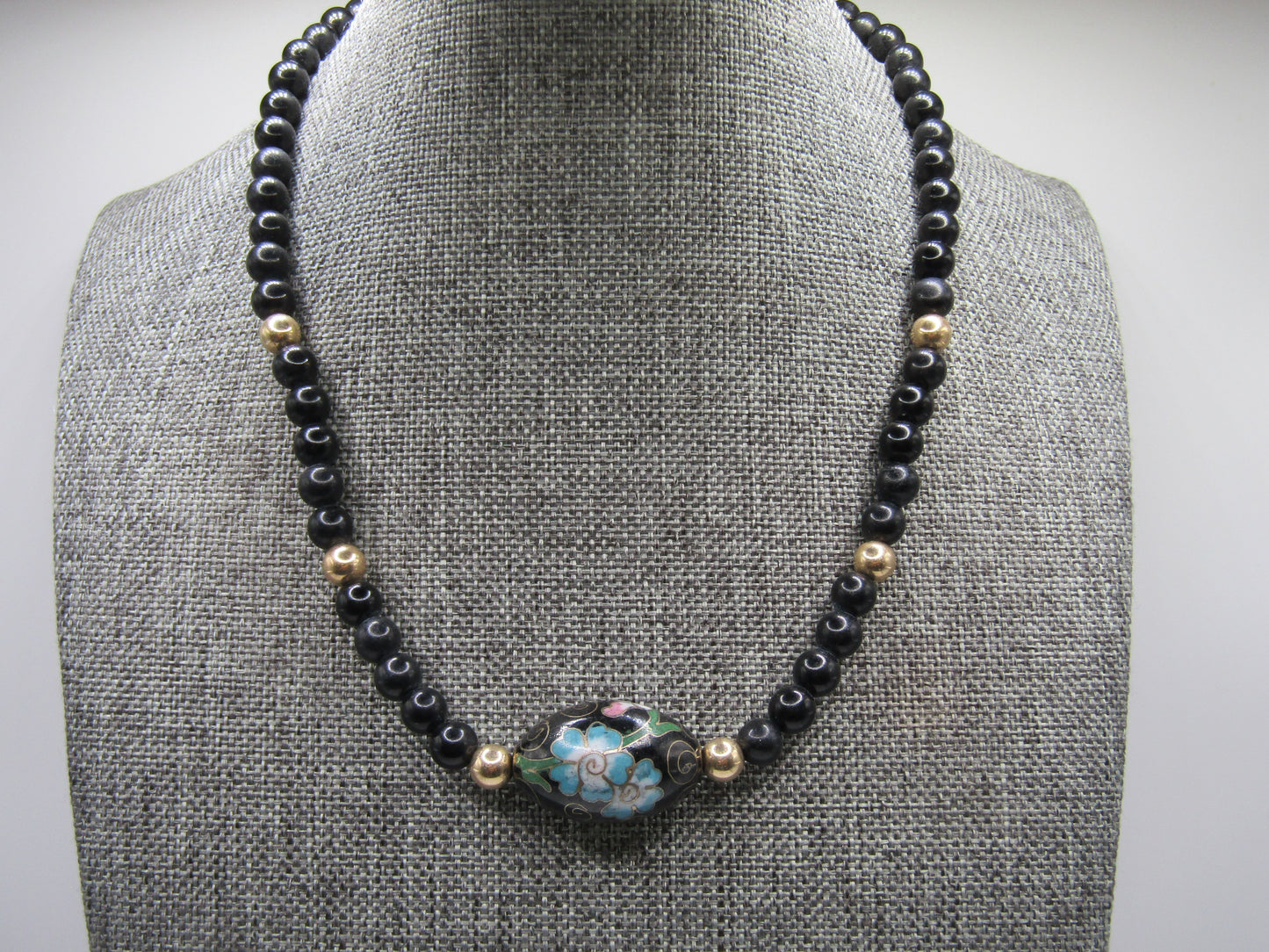 14 1/4" 14k Yellow Gold Beaded Floral Enamel Pendant Necklace