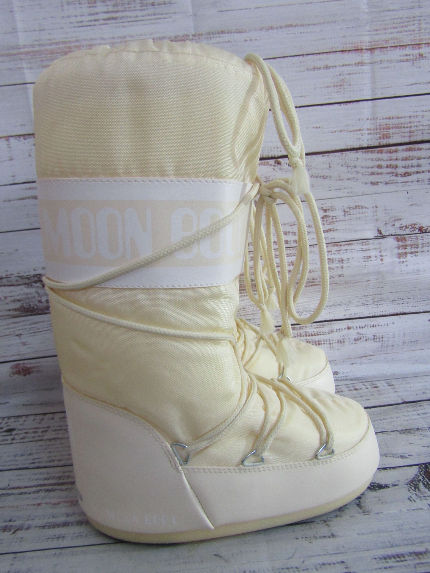 Moon Boots Icon Women's Cream Nylon Boots Size 6