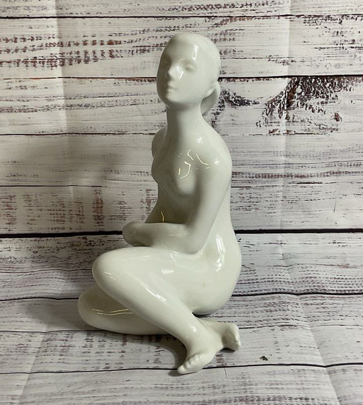 ANTIQUE ROYAL DUX Duchcov Pink Triangle Bohemia Nude Girl Porcelain Figurine 9"