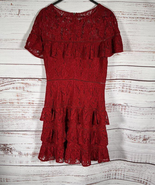NWT Women's BB Dakota RSVP Lace Dress in Red Size 6 Retail $118