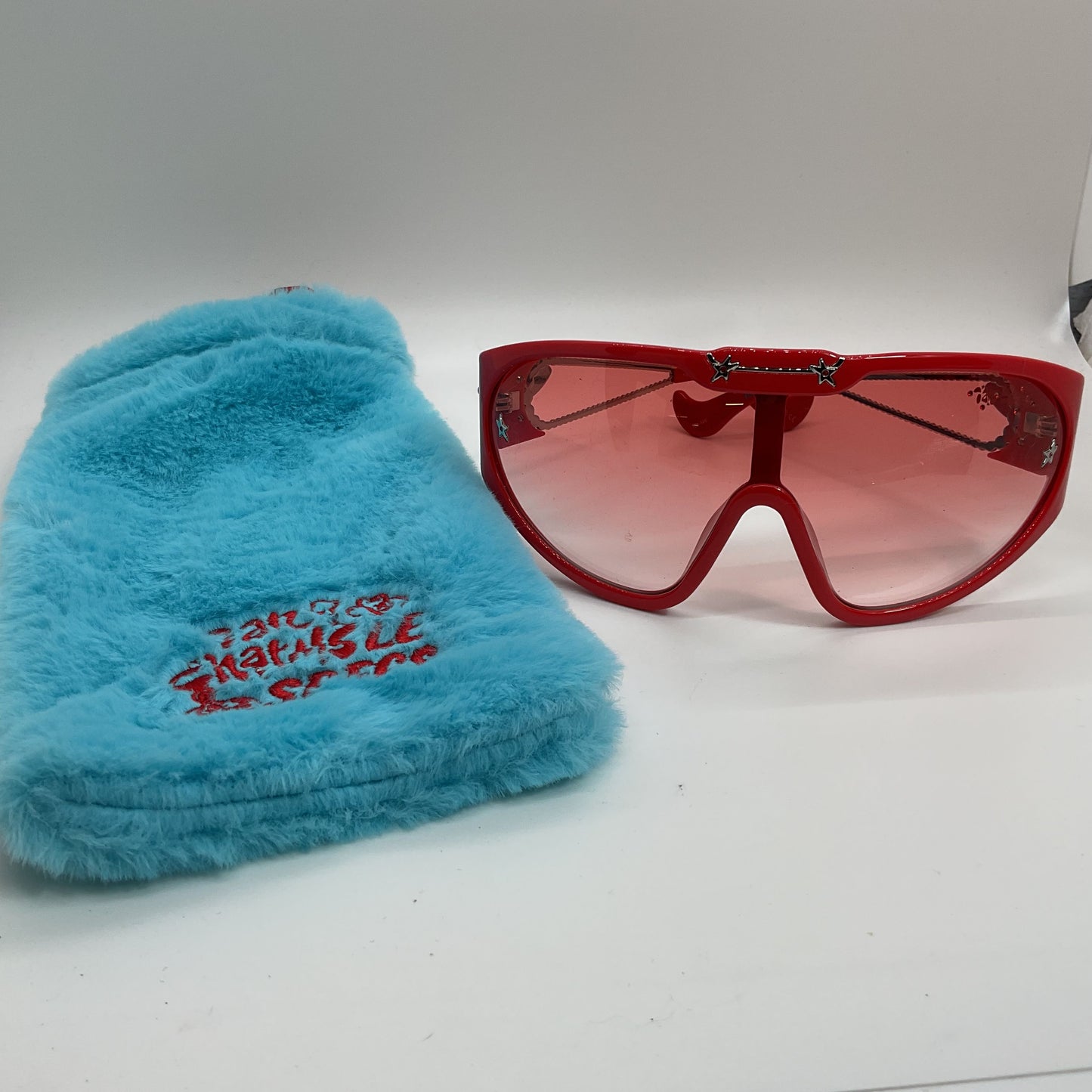 IAN CHARMS X LE SPECS Nepo Baby Red Sunglasses with Faux Fur Cover