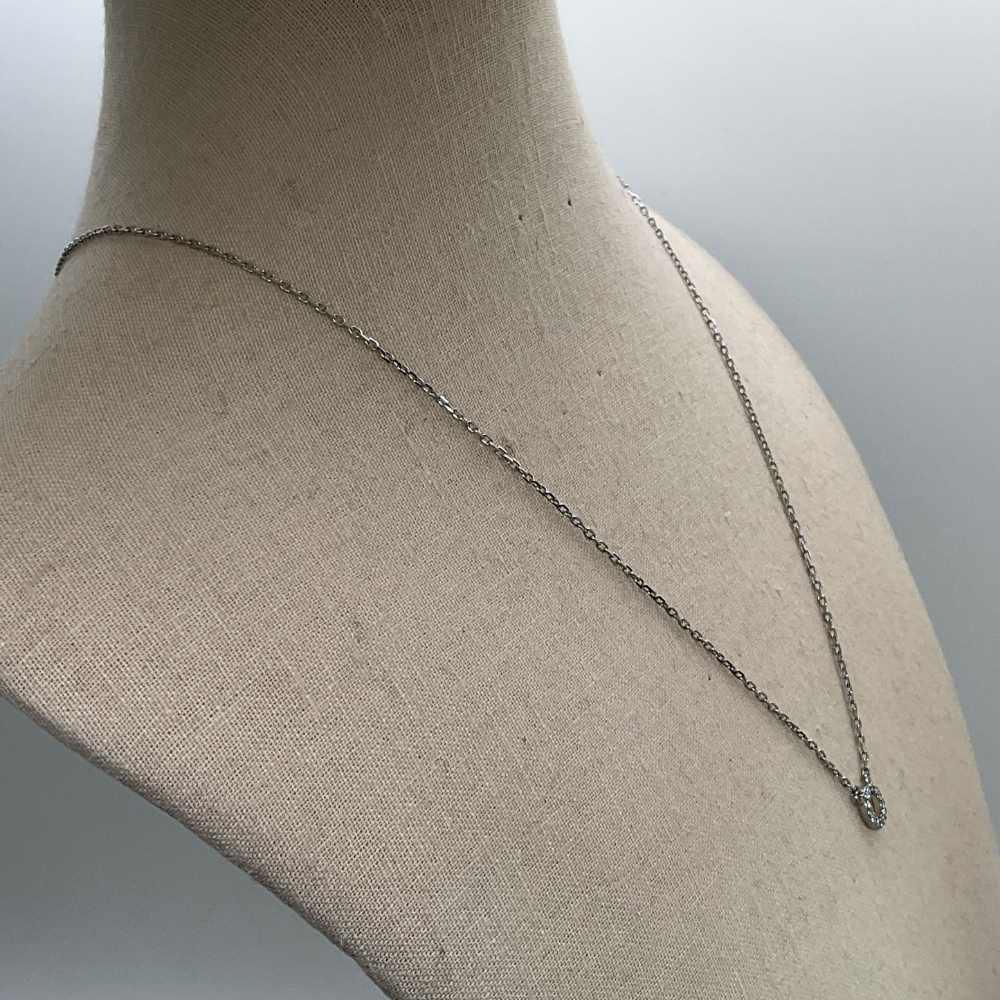 Sterling Silver Rhinestone Disc Pendant 18" Chain Necklace- 2.56g