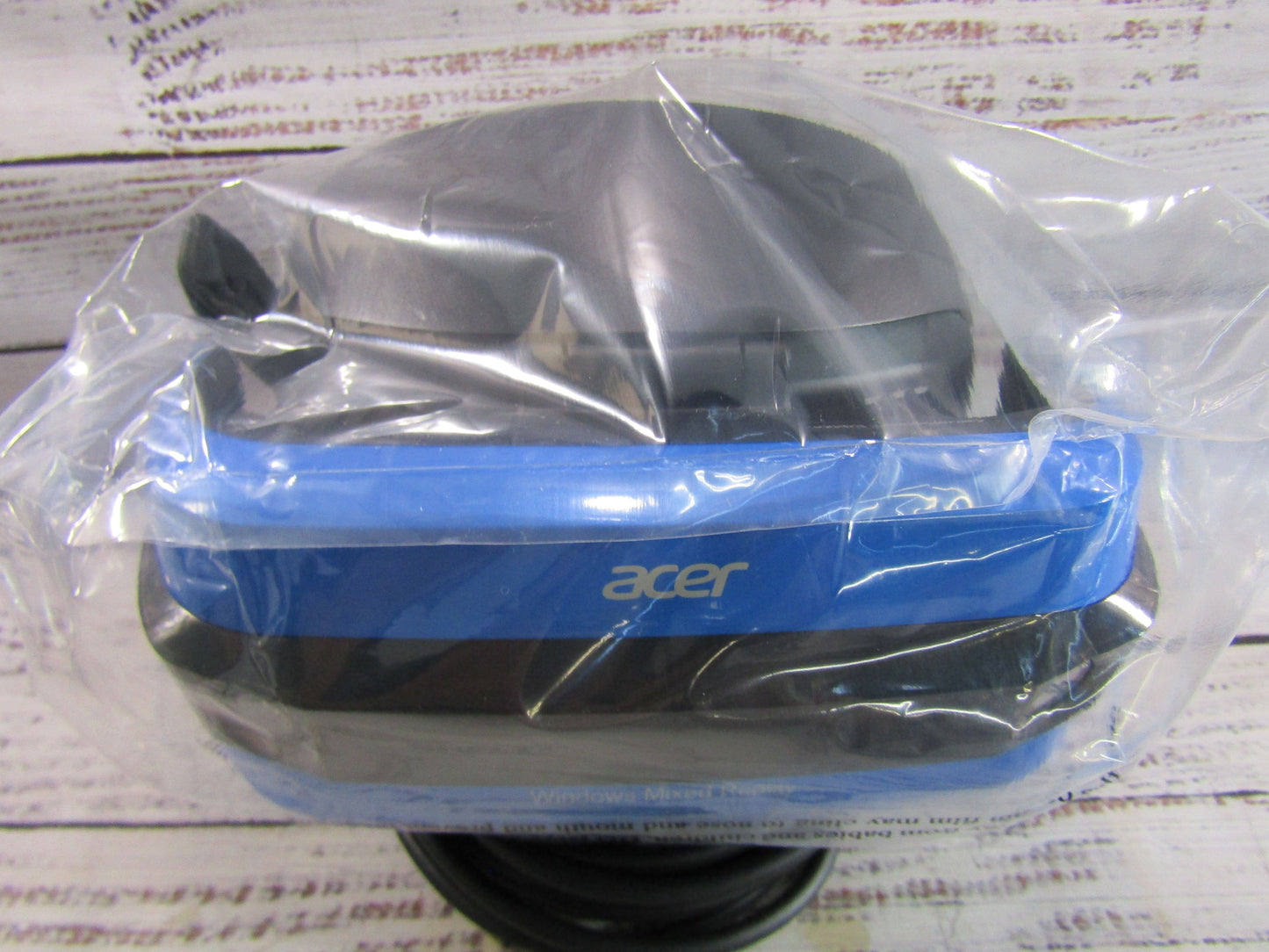 Acer Windows Mixed Reality Head-Mounted Display H7001