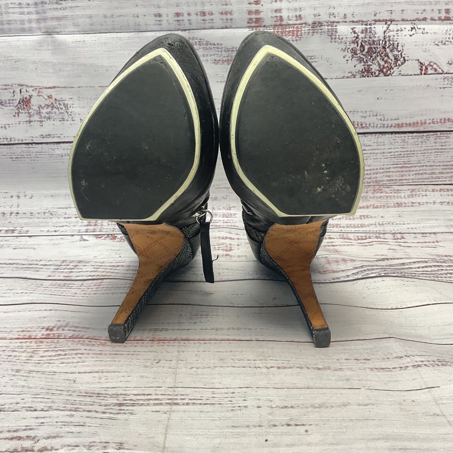 L.A.M.B. Gwen Stephanie Dorene Black Bootie Heel Women Size 5.5
