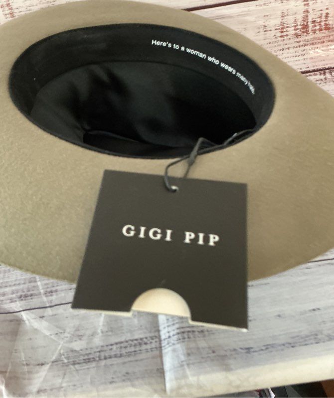 NWT Women's Gigi Pip Sage Green Australian Wool Hat Size 57 Retail $129