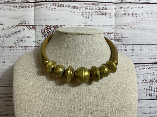 VTG. Modernist Hammered Chunky Brass Statement Necklace- 16"