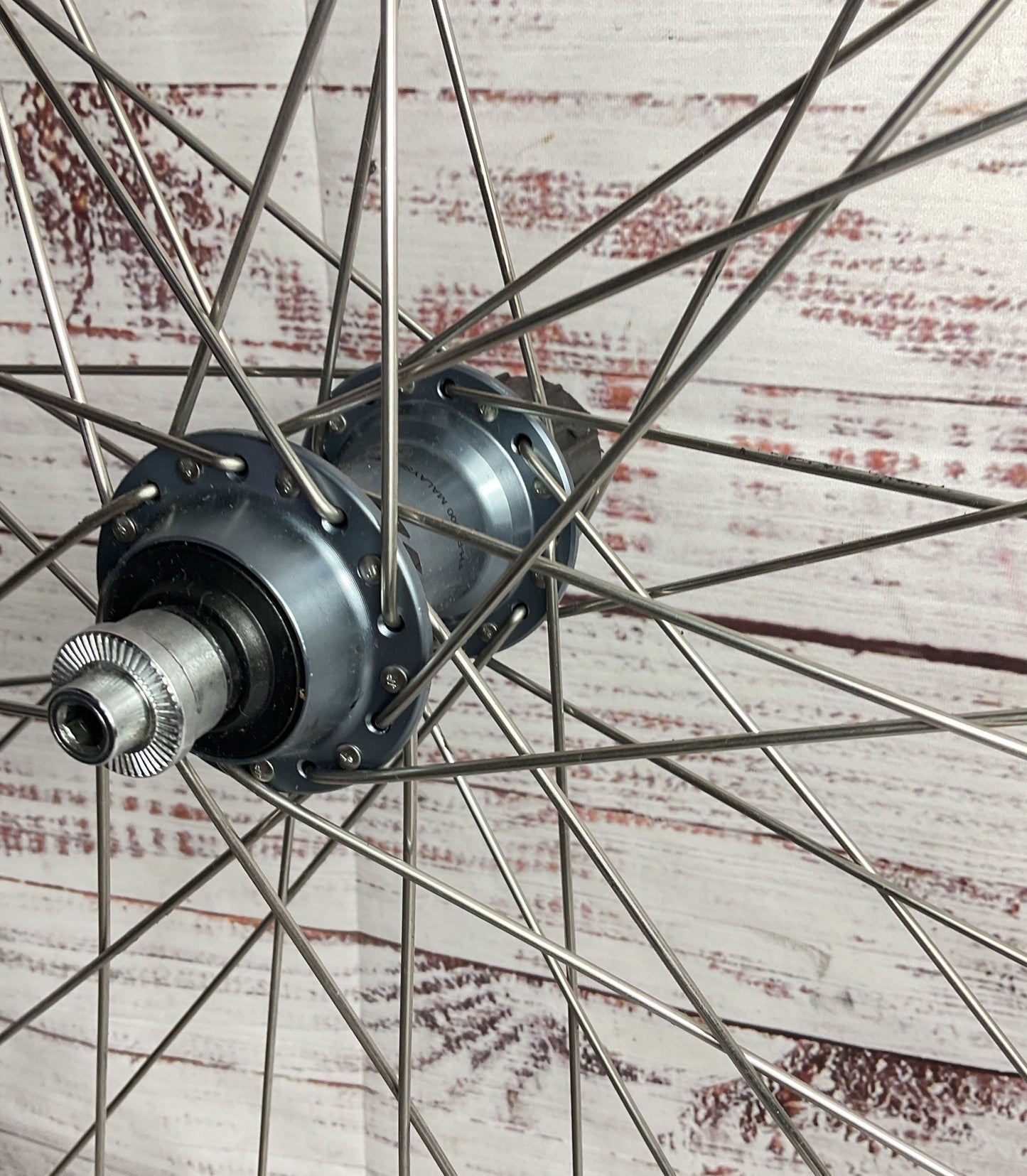 Shimano 105 Spokes Velocity Atlas 23.5" Cycling Rim Silver