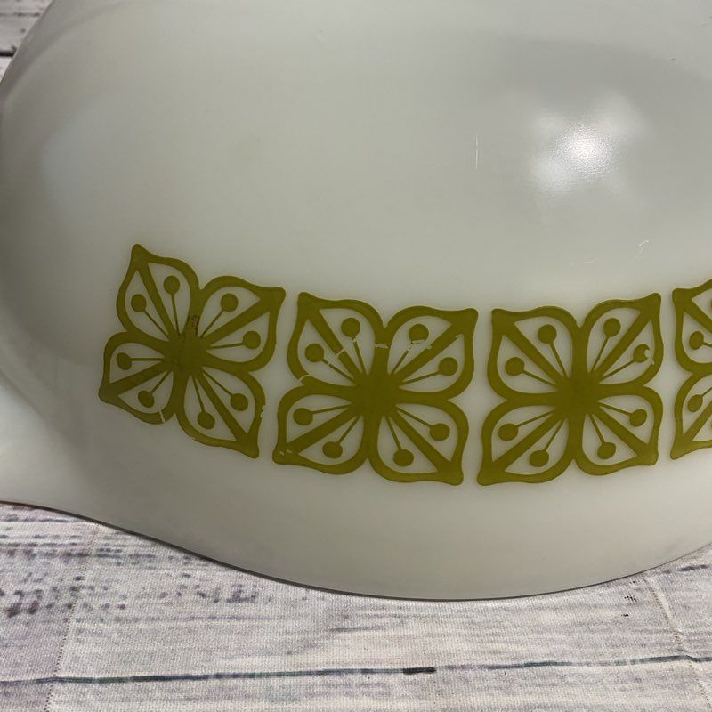 Two Pyrex Glass Cinderella Mixing Bowls 4 Qt & 2.5 Qt Autumn Floral, Verde Green