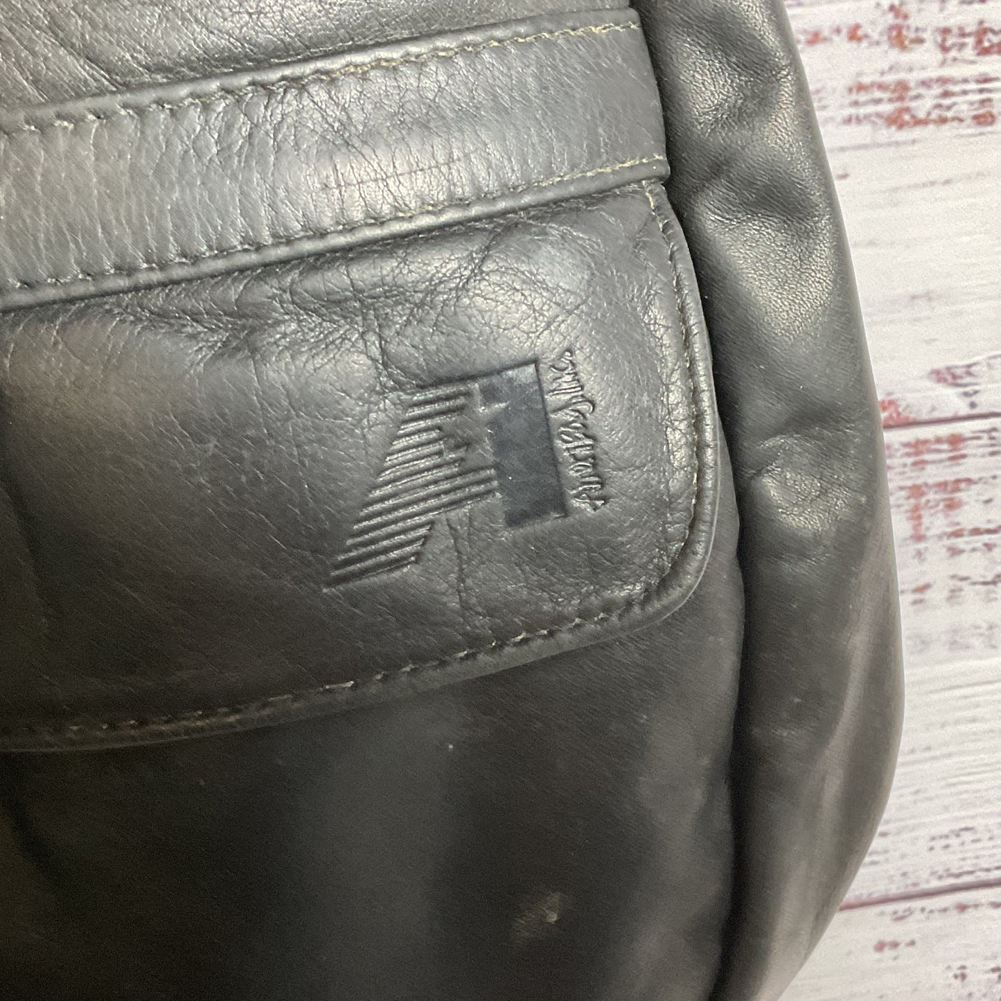 VTG. AMERIBAG X LL Bean Black Leather Healthy Back Ameribag Sling Crossbody
