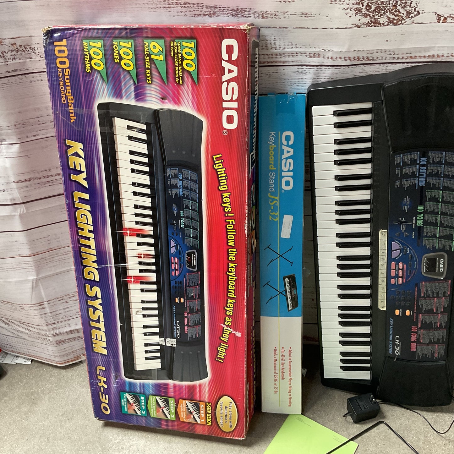 CASIO LK30 Lk 30 100 Song Bank Key Lighting Electric Keyboard with Stand