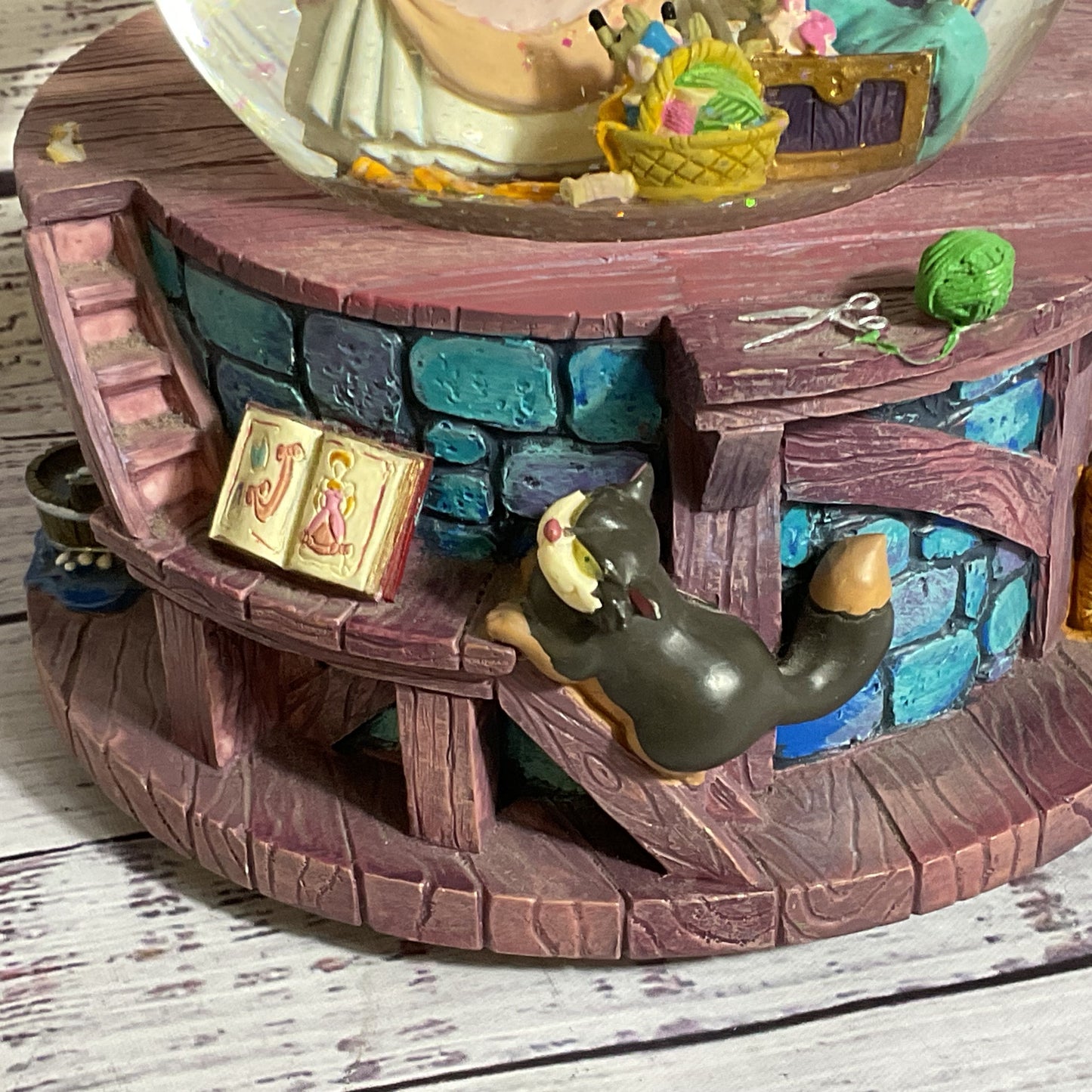 DISNEY Cinderella "A Dream is a Wish Your Heart Makes" Snow Globe