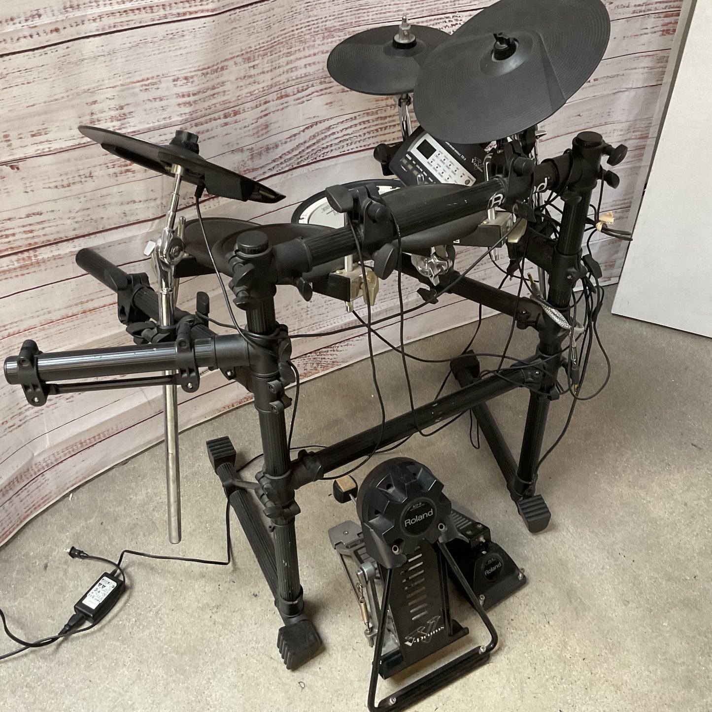 ROLAND TD-3 Electronic Drum Kit with Pedals- (WORKS!!!)