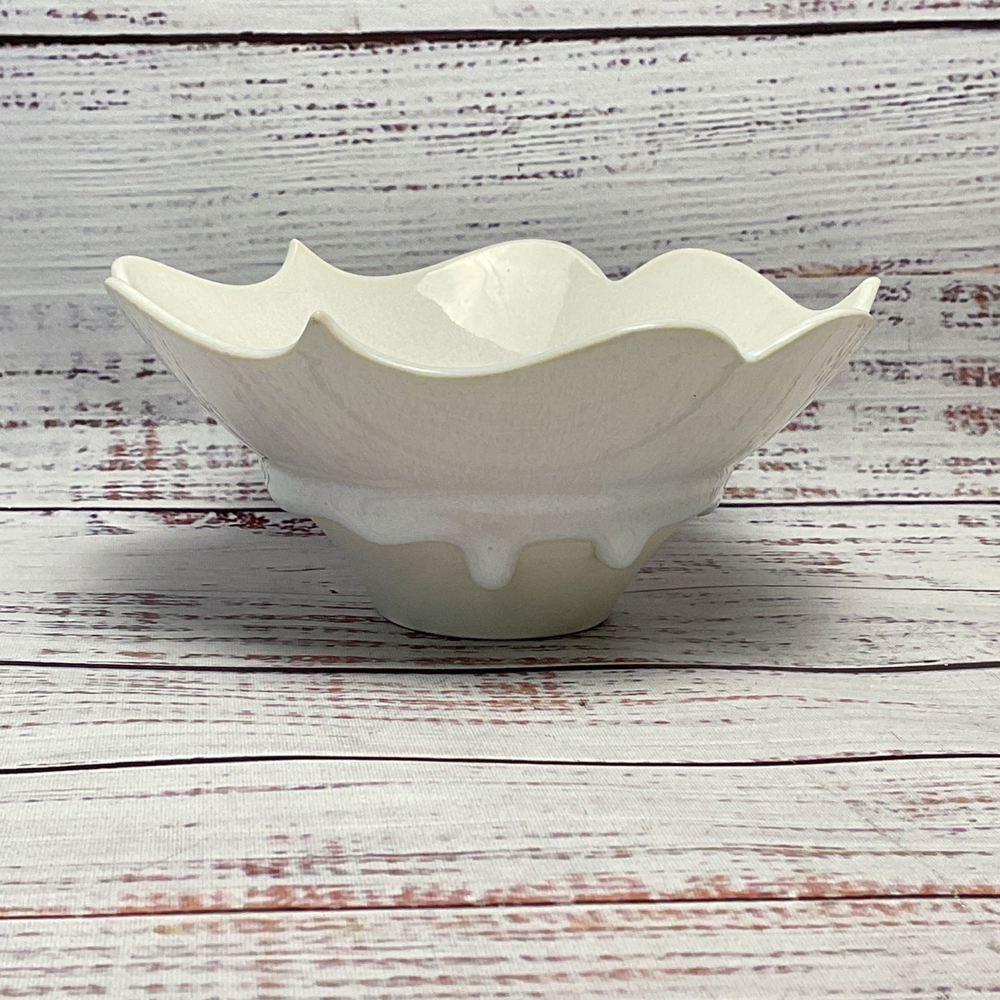 Decorative Scalloped Edge Dripping Glaze Design Signed Bowl 5.5"