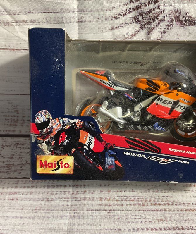 Maisto Repsol Honda RC211V Moto GP #4 Alex Barros 1:18 Diecast 2004