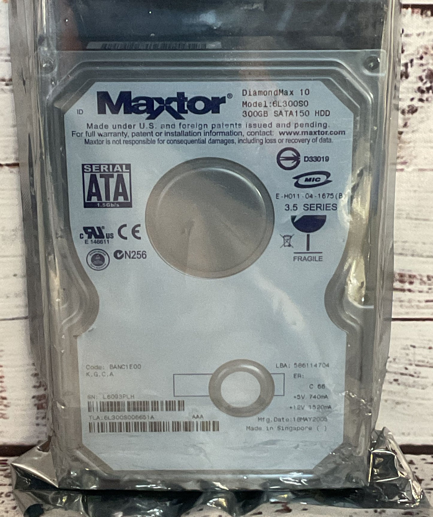 Maxtor Diamond Max 10 6L300S0 300GB Hard Drive