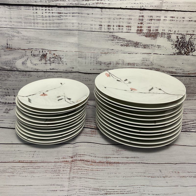 Thomas Germany Quince White Ceramic Desert Plate 6" Salad Plate 7.5" 24Pcs 12ea.