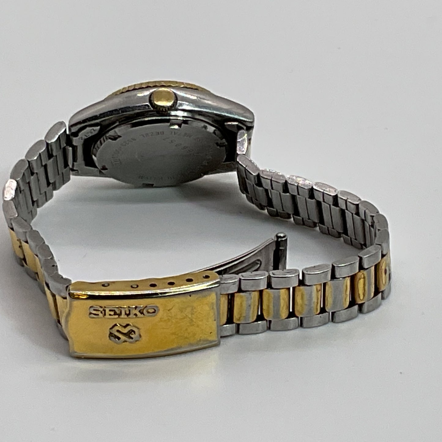 SEIKO 8523-0059 A4 Women's Two Tone Day/Date Watch- NEEDS BATTERY