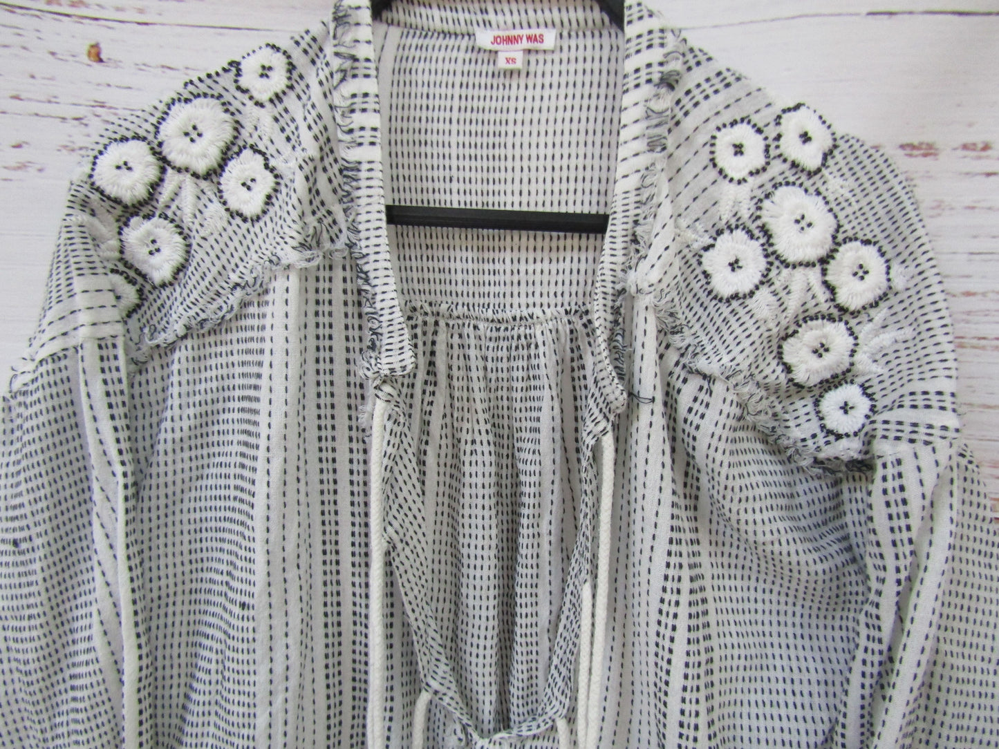 Johnny Was Jacque Women's White Embroidered Tunic Blouse Size XS R1051AS