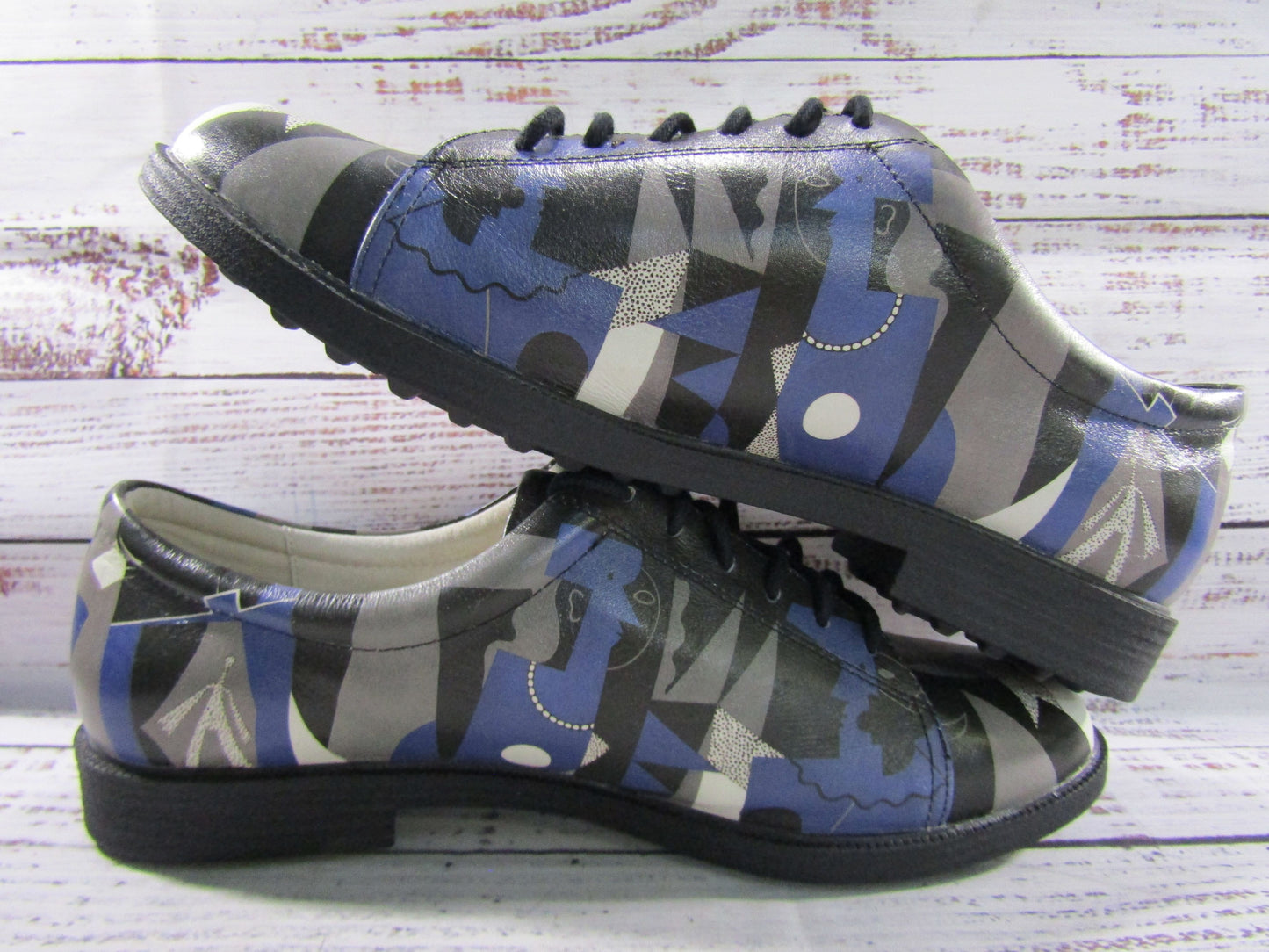 Icon Women's Blue Geometric Print Sneakers Size 11