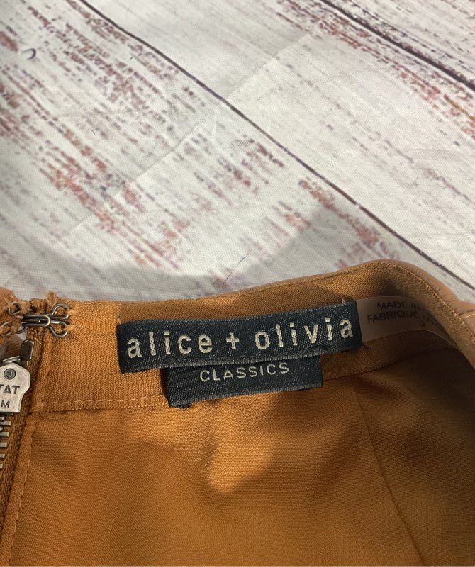 Alice + Olivia Carter Faux Leather Brown Pleated Mini Skirt Size 0 Women's