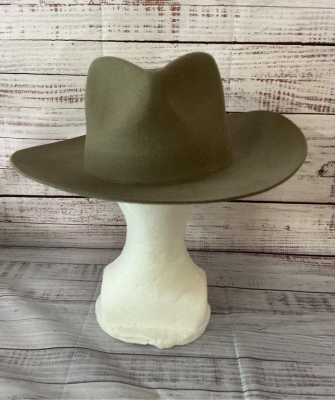 NWT Women's Gigi Pip Sage Green Australian Wool Hat Size 57 Retail $129