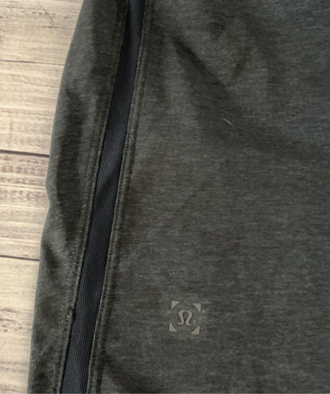 Men's Lululemon Blue Jogger Shorts Size L