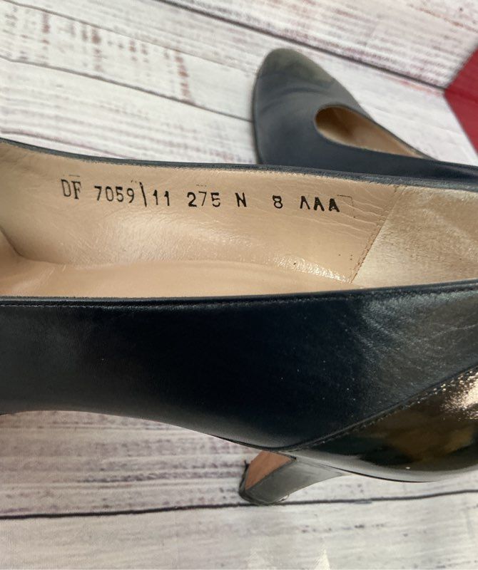 Used with Box Salvatore Ferragammo Navy Pump Heel Size 8 AA (Narrow)