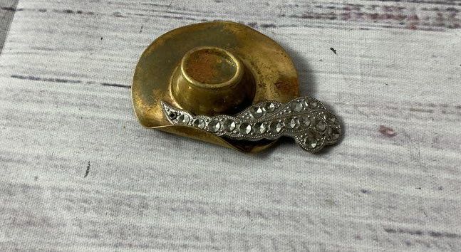 Vintage Brass Hat Brooch with metal stylized feather