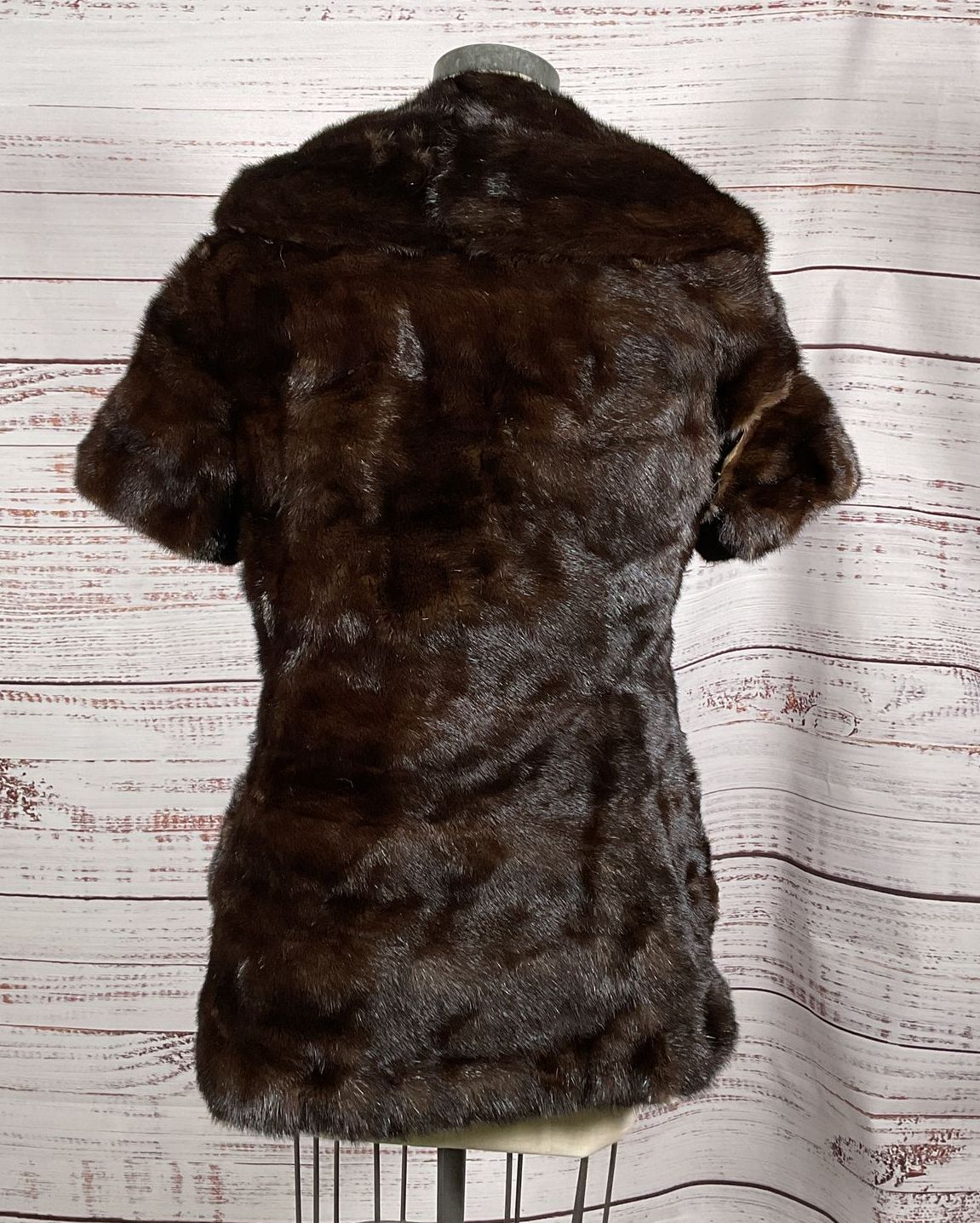 Furs Alixandre New York Vintage Short Sleeved Coat Brown