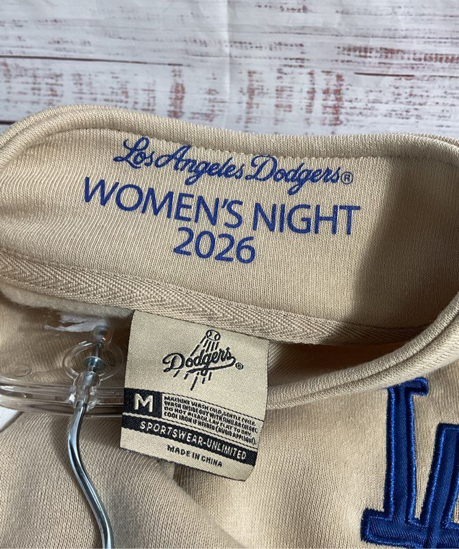 Los Angeles Dodgers Unisex 1/4 Zip Hoodie Size M Women’s Night 2026 Cream