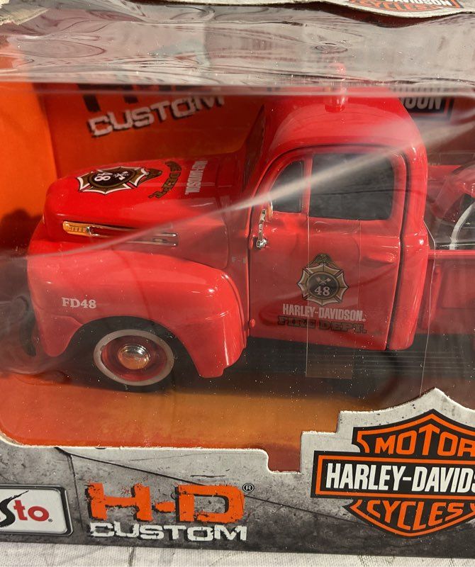 Maisto Harley Davidson 1:24 1948 Ford F1 Pickup /1936 El Knucklehead Motorcycle