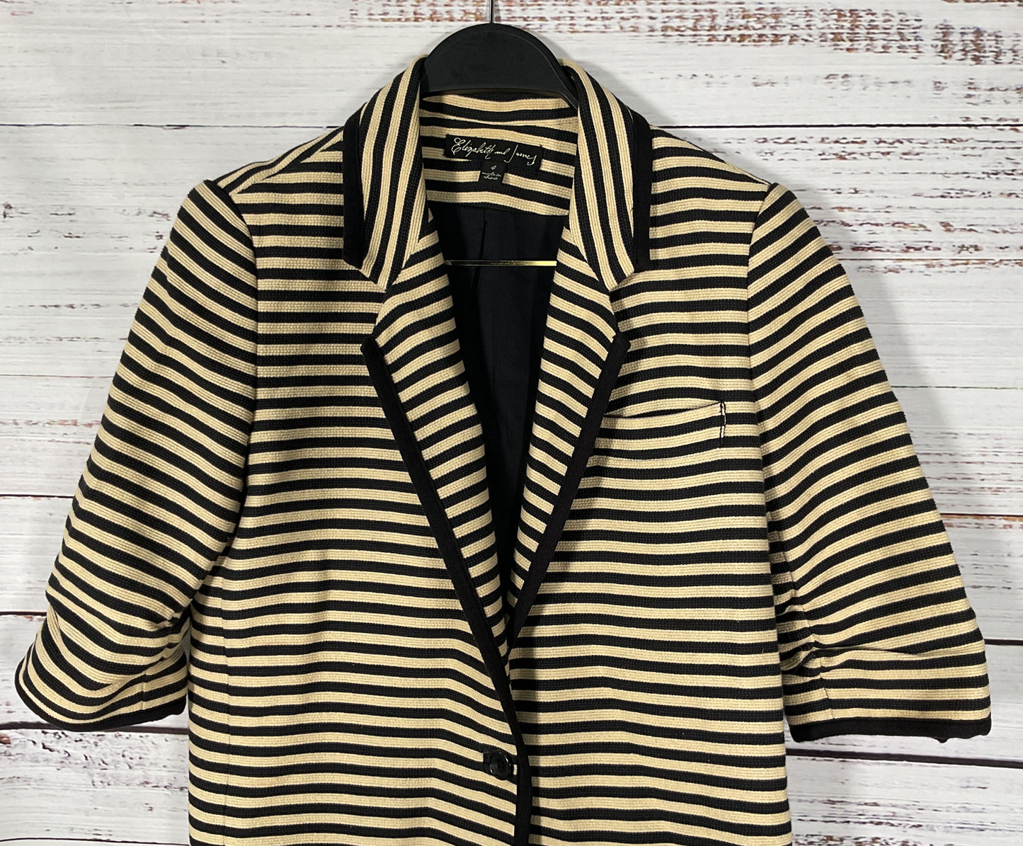 Elizabeth and James Women's Beige Striped Short Sleeve Blazer Size 4
