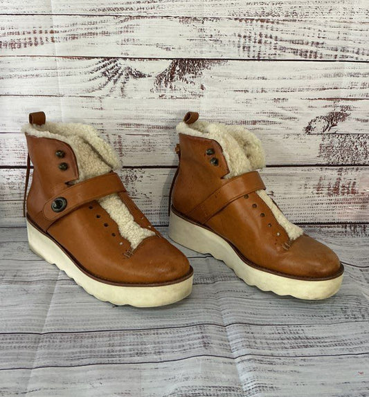 Women's Coach Brown Urban Hiker Boot Size 8.5 AS IS