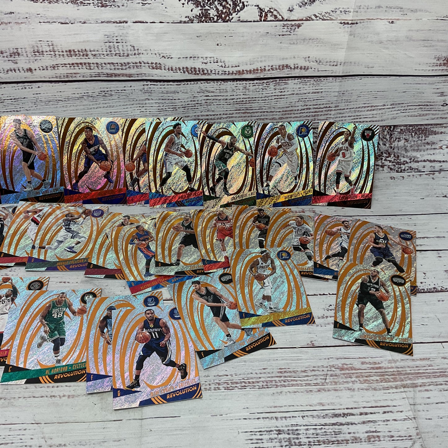Panini Revolution Holographic 2016-17 Mixed Basketball Lot 32 Cards
