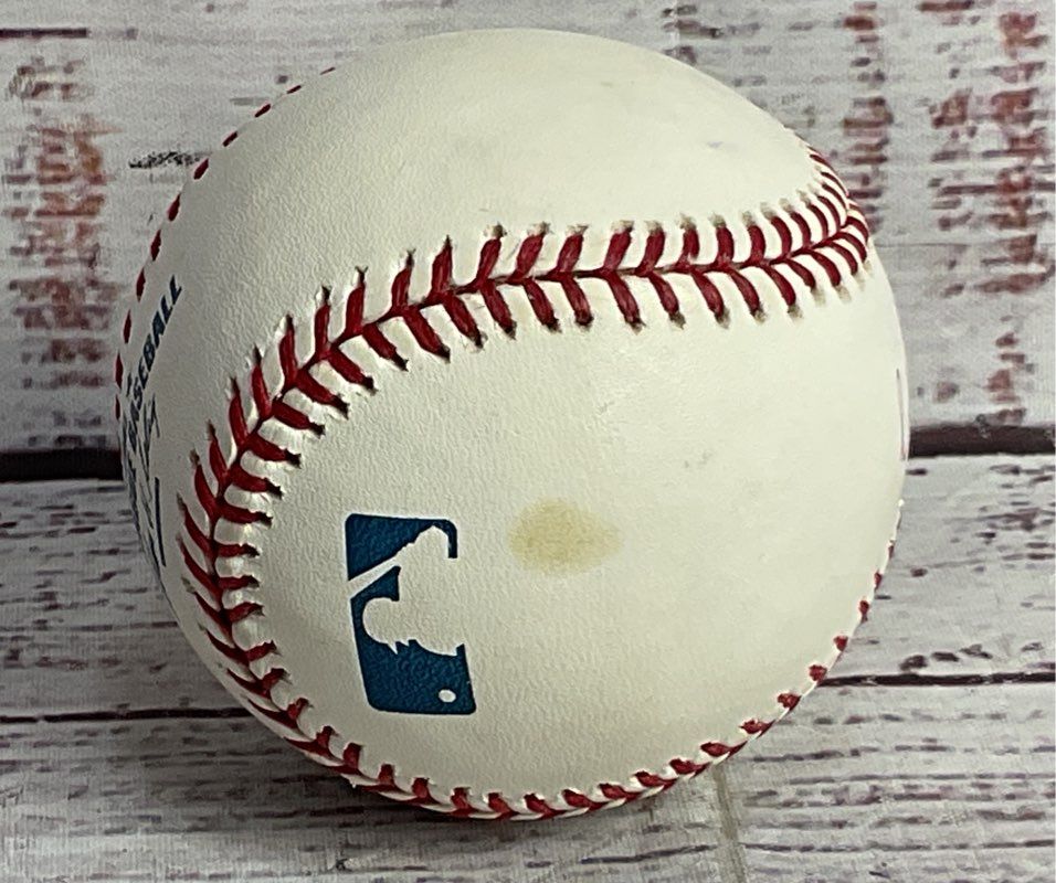 Rawlings Official Major League Yankees Willie Randolph Signed Baseball
