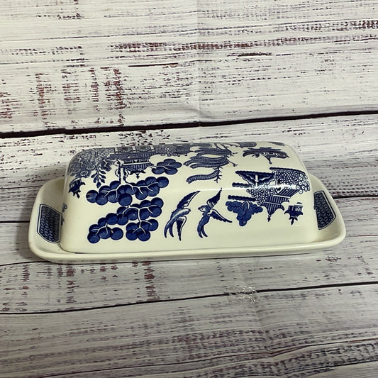 CHURCHILL Staffordshire England Blue Willow Butter Dish- 7.75"
