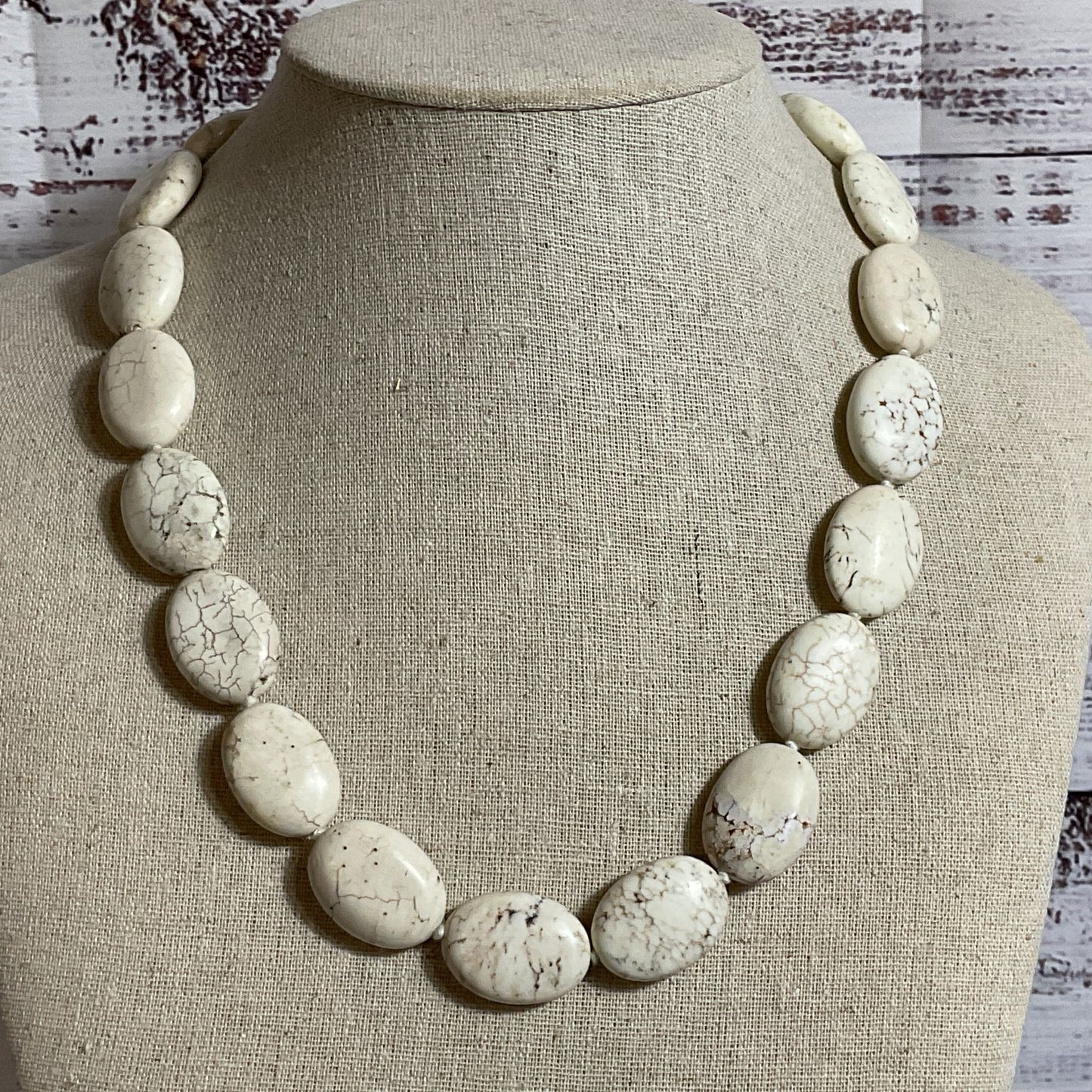 24.5mm Magnesite 22" Beaded Necklace