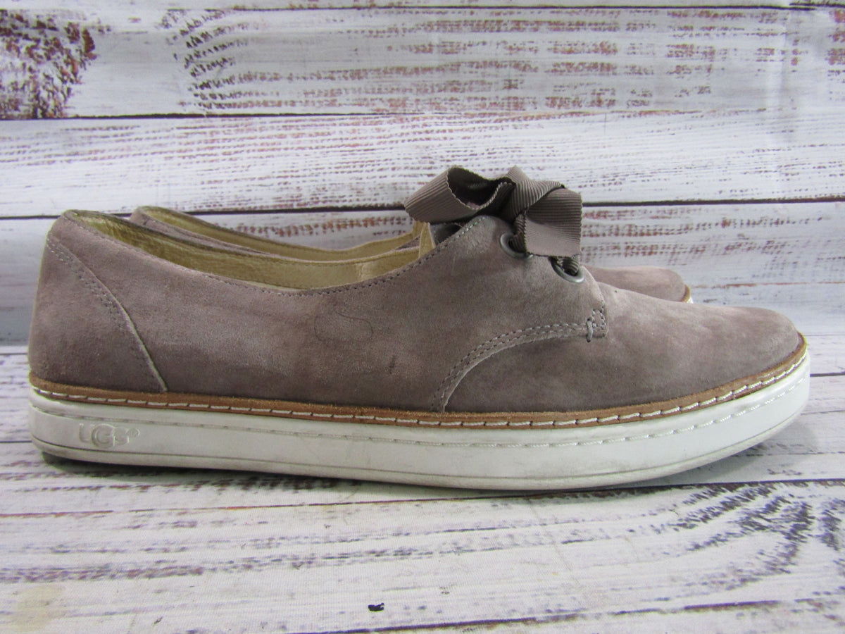 UGG Carilyn Women's Brown Suede Low Top Sneakers Size 8.5