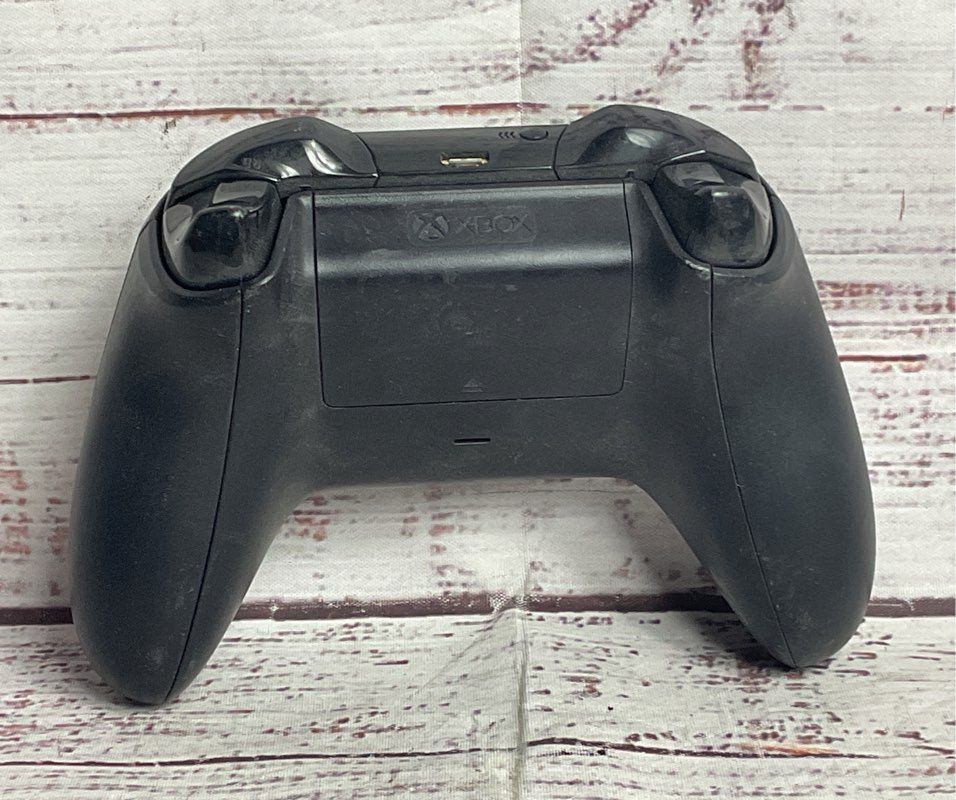 Microsoft XBox One Set of 2 Wireless Controllers Black White